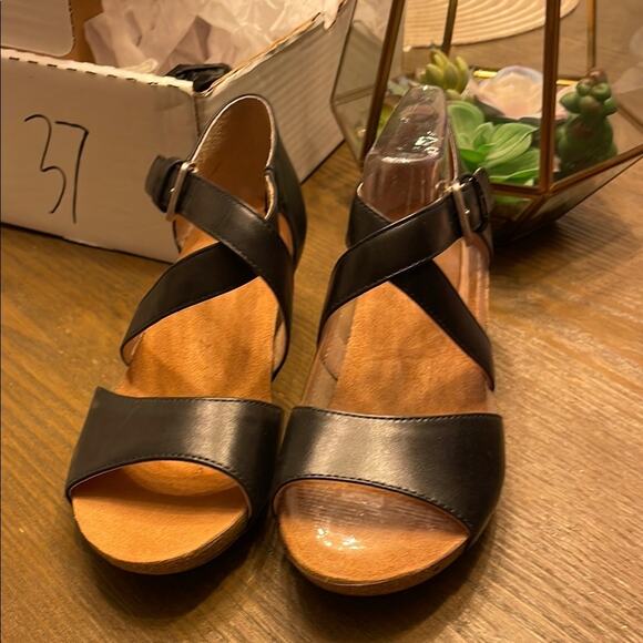 Clea by Josef Seibel NWOB Sandal with European Craftsmanship - Picture 1 of 9